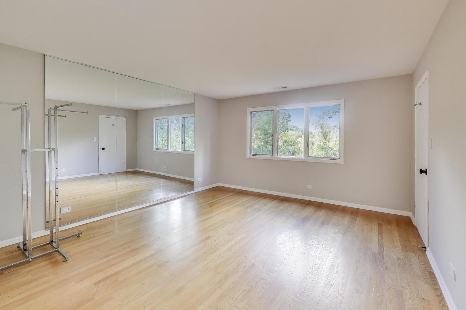 300 Boardwalk Place, Park Ridge, IL 60068