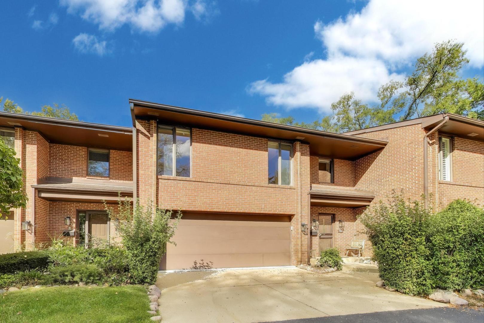 300 Boardwalk Place, Park Ridge, IL 60068