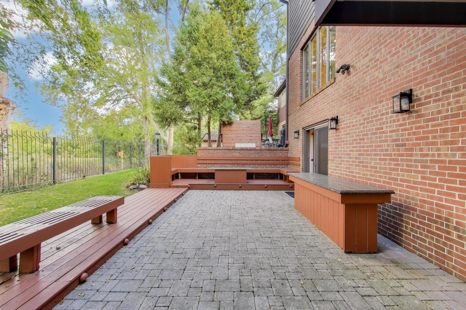 300 Boardwalk Place, Park Ridge, IL 60068