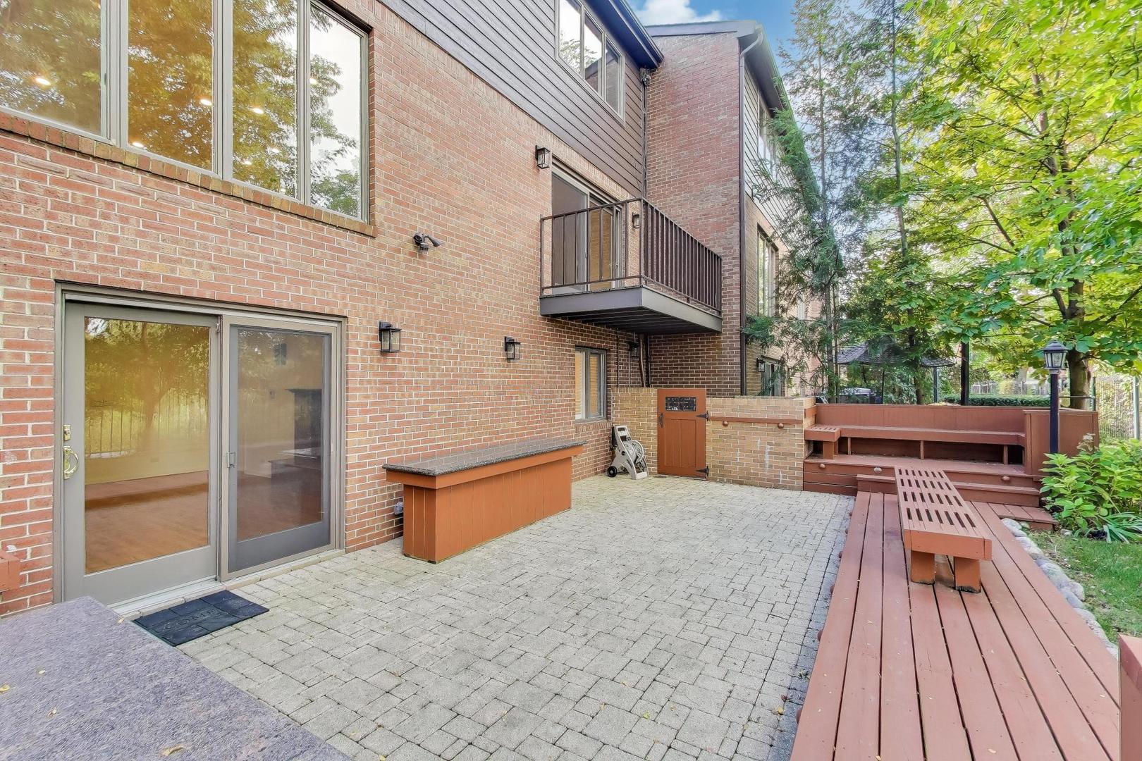 300 Boardwalk Place, Park Ridge, IL 60068