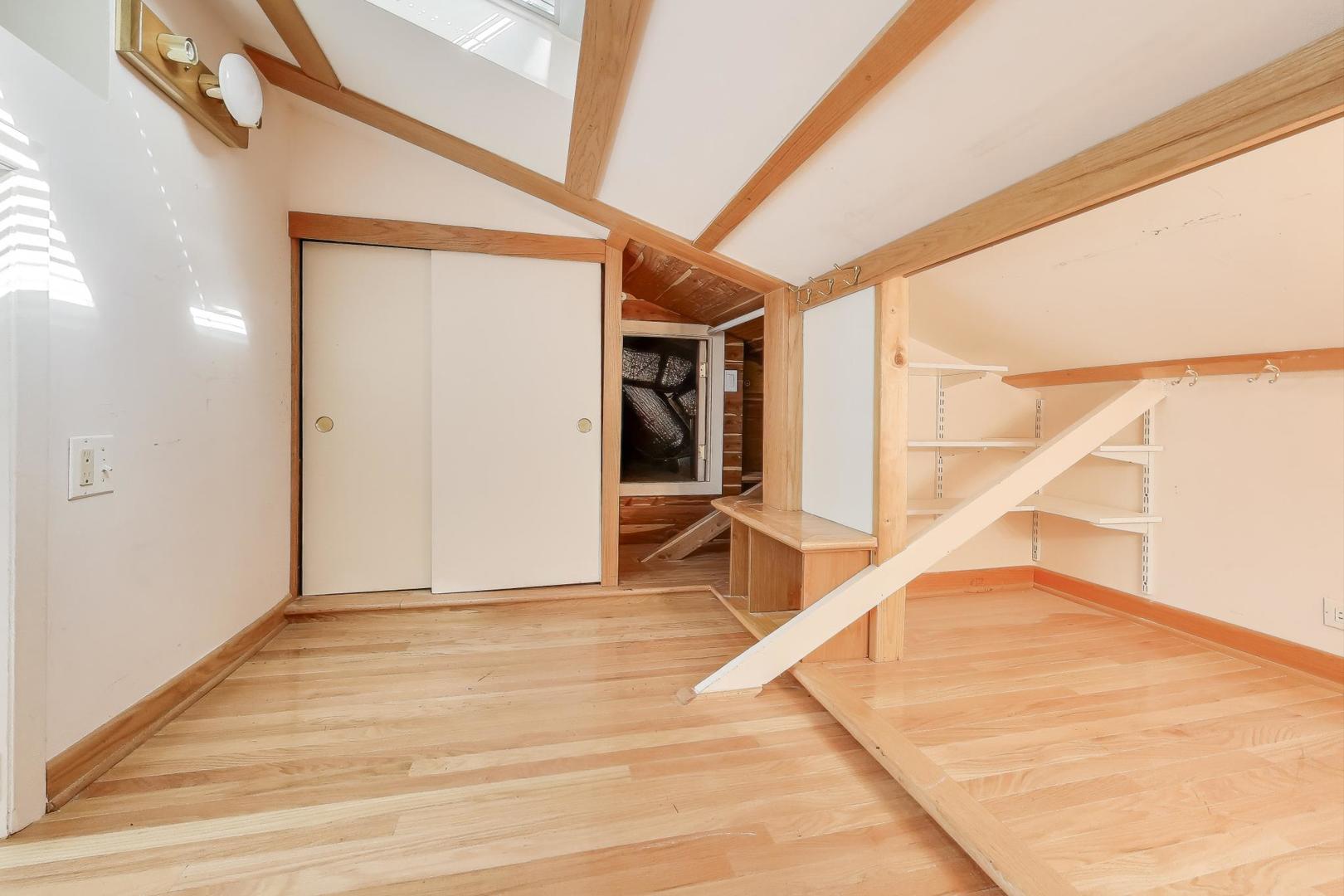 300 Boardwalk Place, Park Ridge, IL 60068