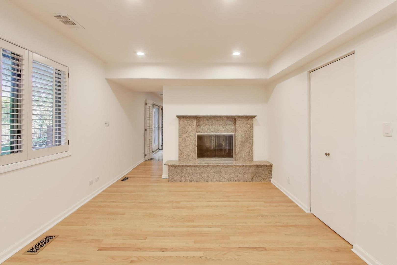 300 Boardwalk Place, Park Ridge, IL 60068