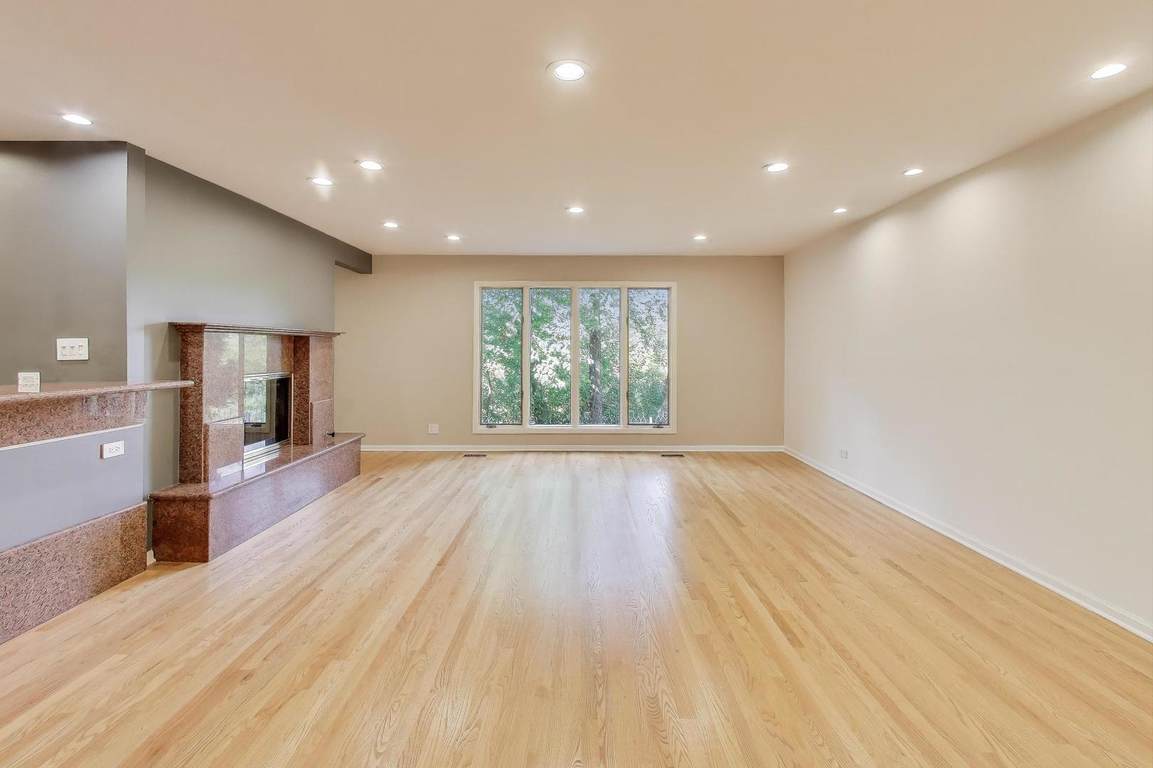 300 Boardwalk Place, Park Ridge, IL 60068