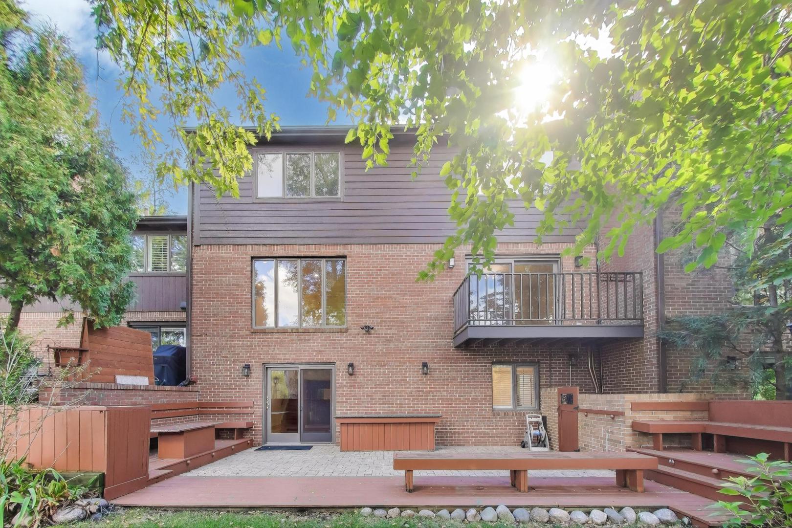 300 Boardwalk Place, Park Ridge, IL 60068