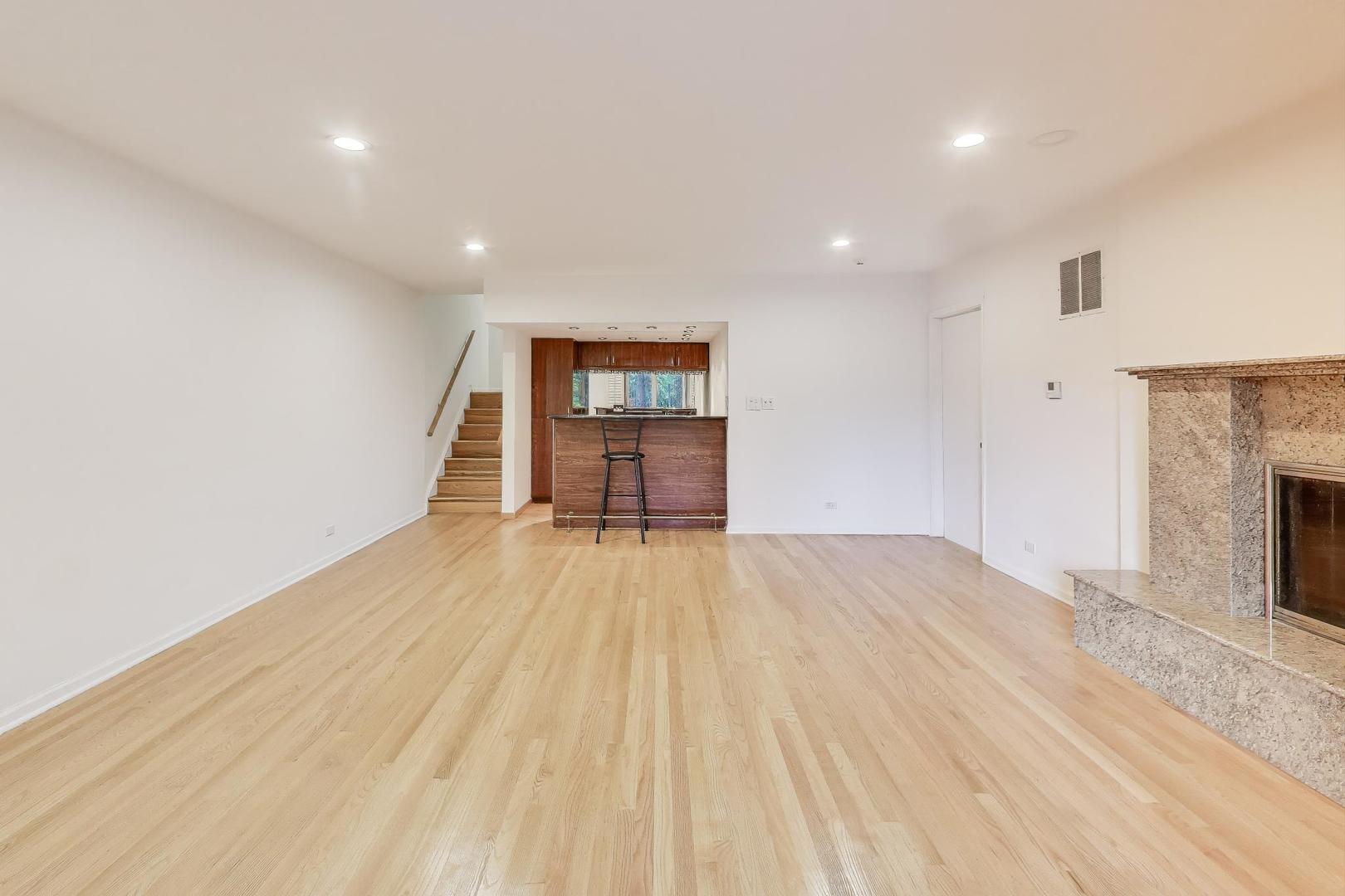 300 Boardwalk Place, Park Ridge, IL 60068