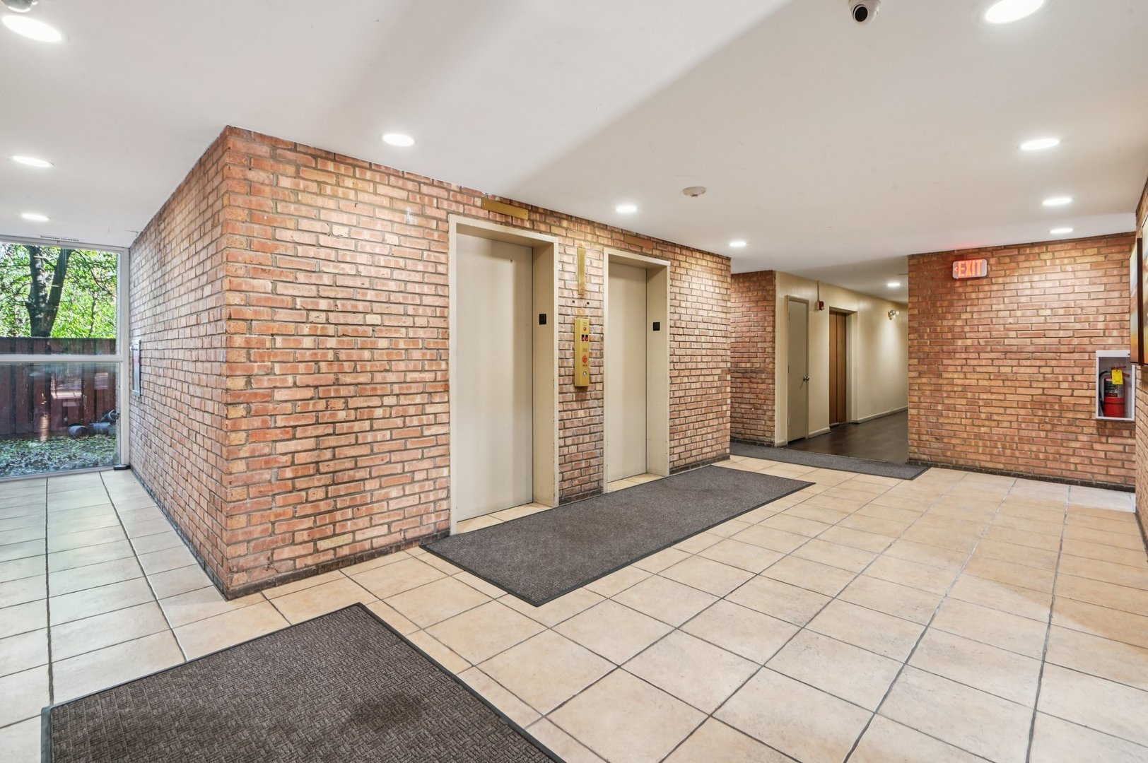 5900 Oakwood Drive #1K, Lisle, IL 60532