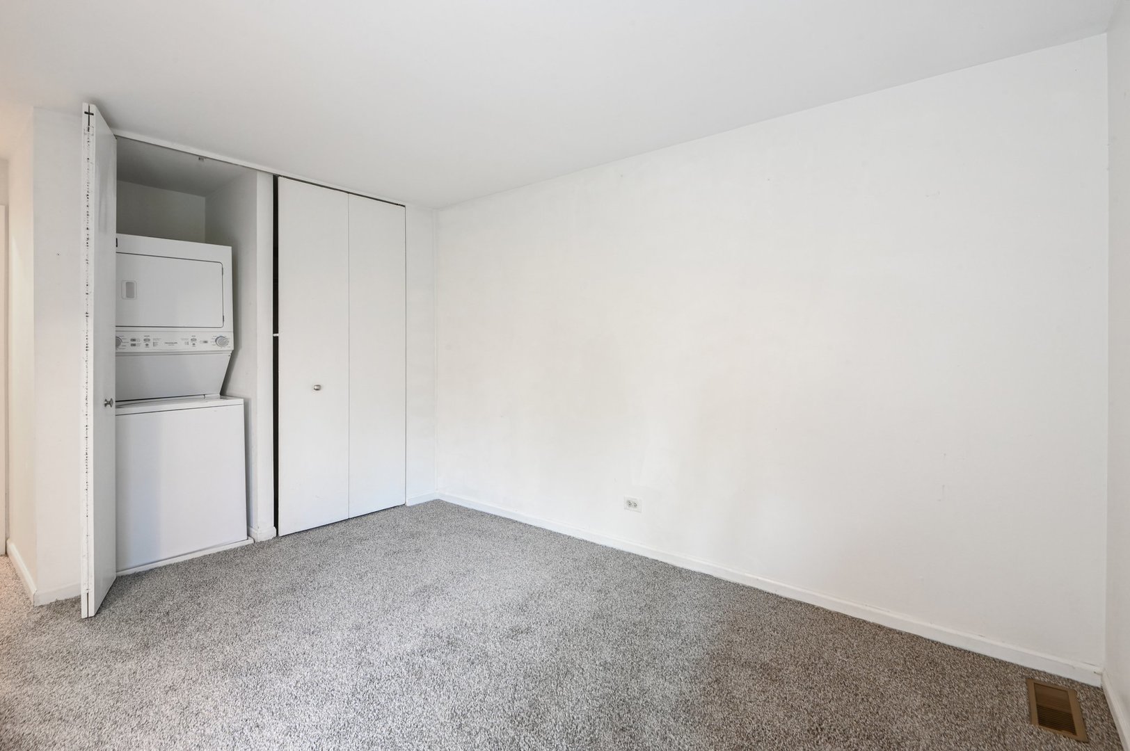 5900 Oakwood Drive #1K, Lisle, IL 60532