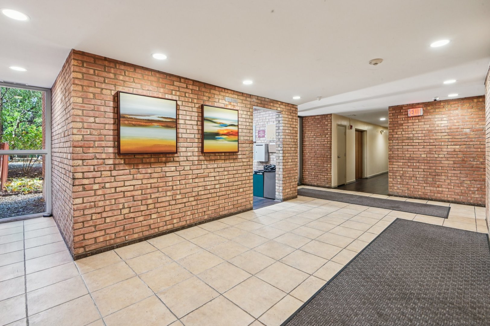 5900 Oakwood Drive #1K, Lisle, IL 60532