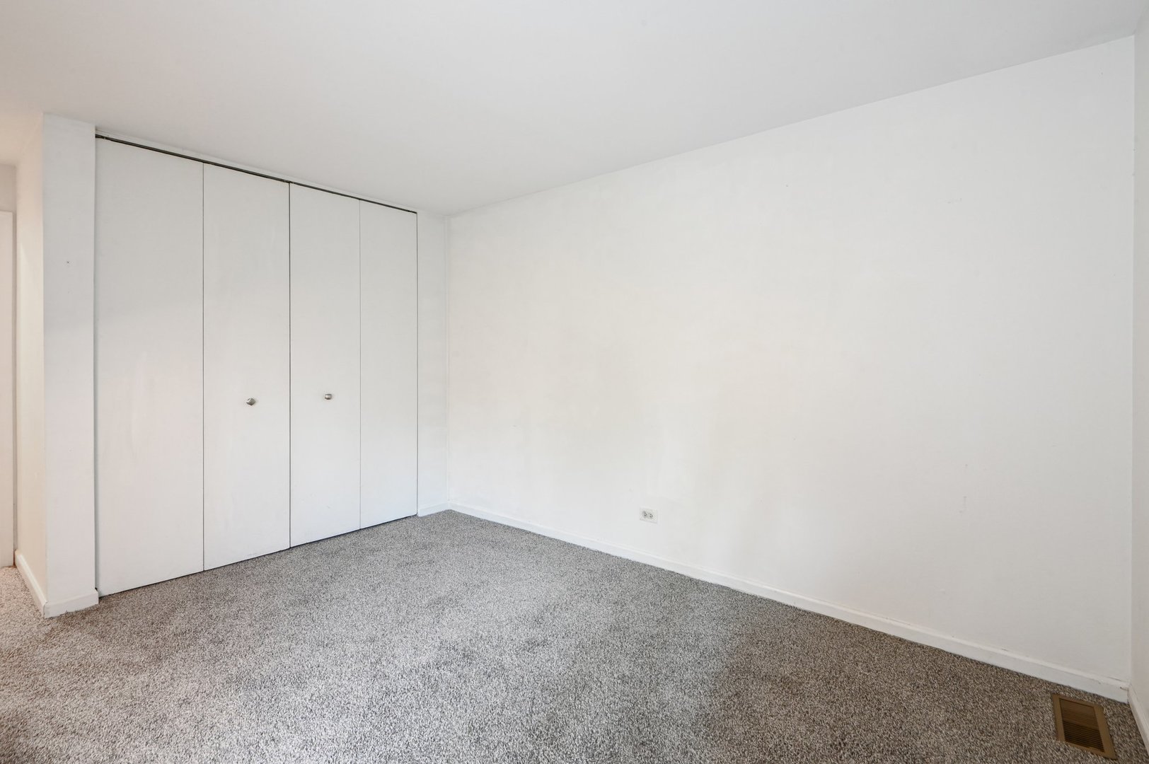 5900 Oakwood Drive #1K, Lisle, IL 60532