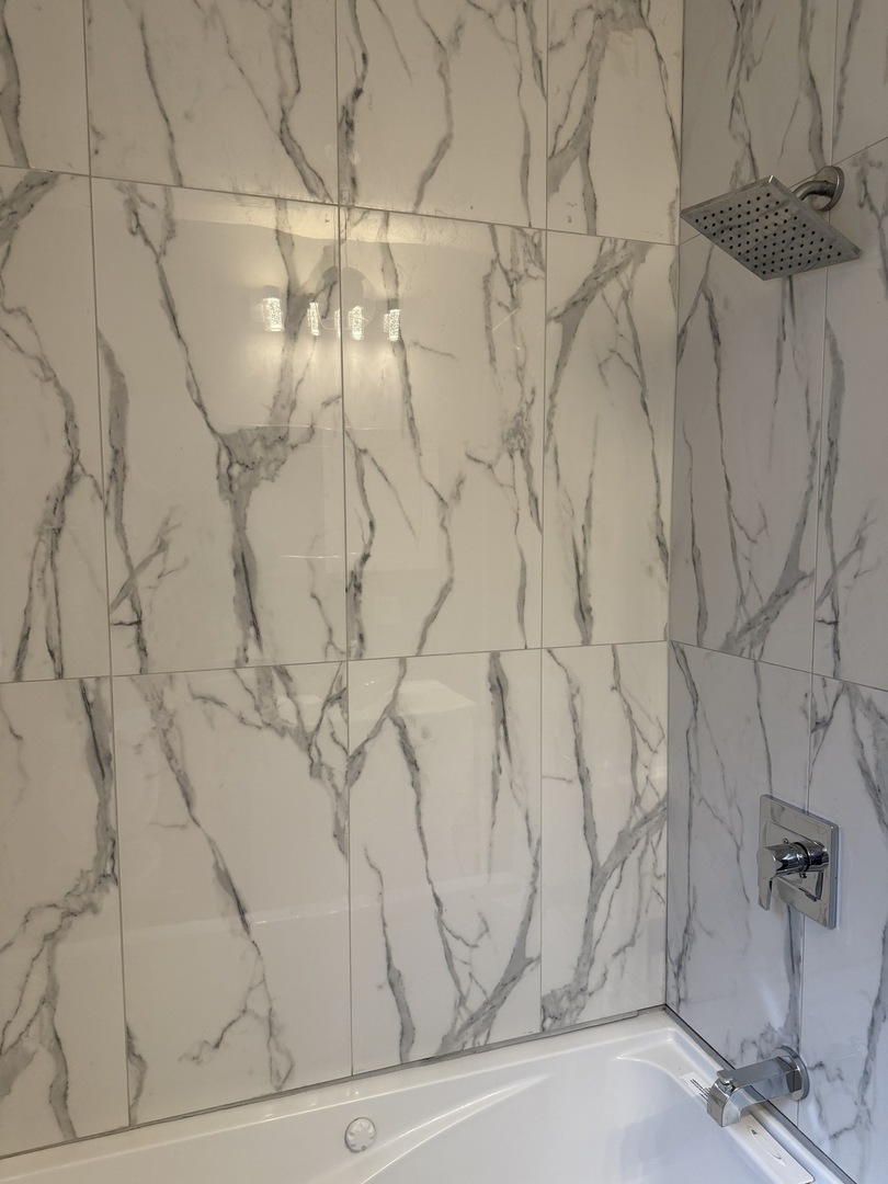 7806 S Rhodes Avenue, Chicago, IL 60619