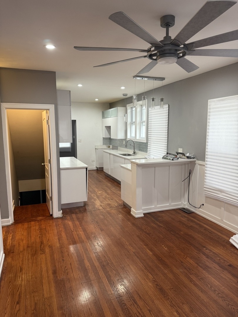 7806 S Rhodes Avenue, Chicago, IL 60619