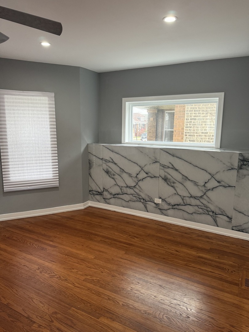 7806 S Rhodes Avenue, Chicago, IL 60619