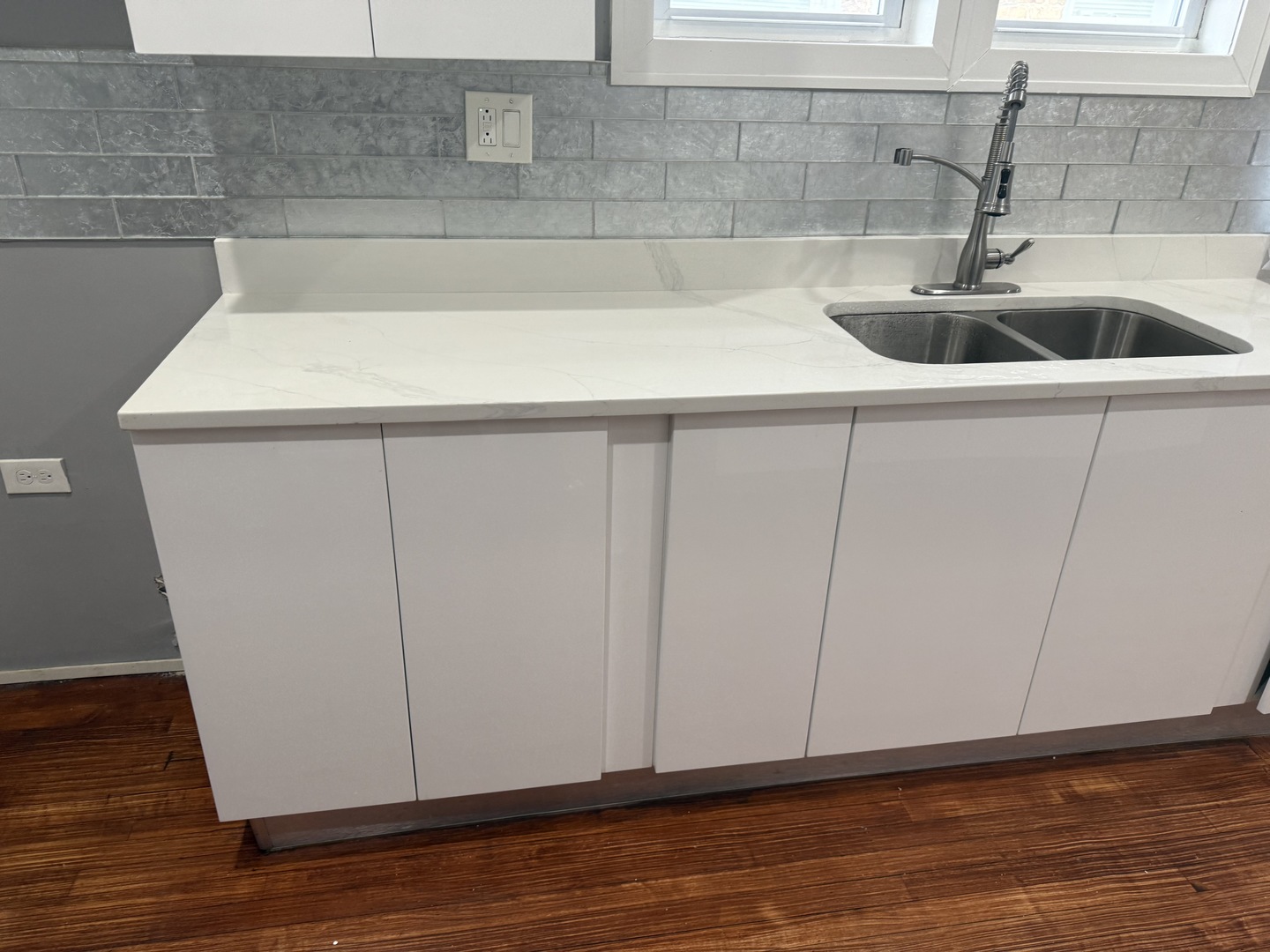 7806 S Rhodes Avenue, Chicago, IL 60619