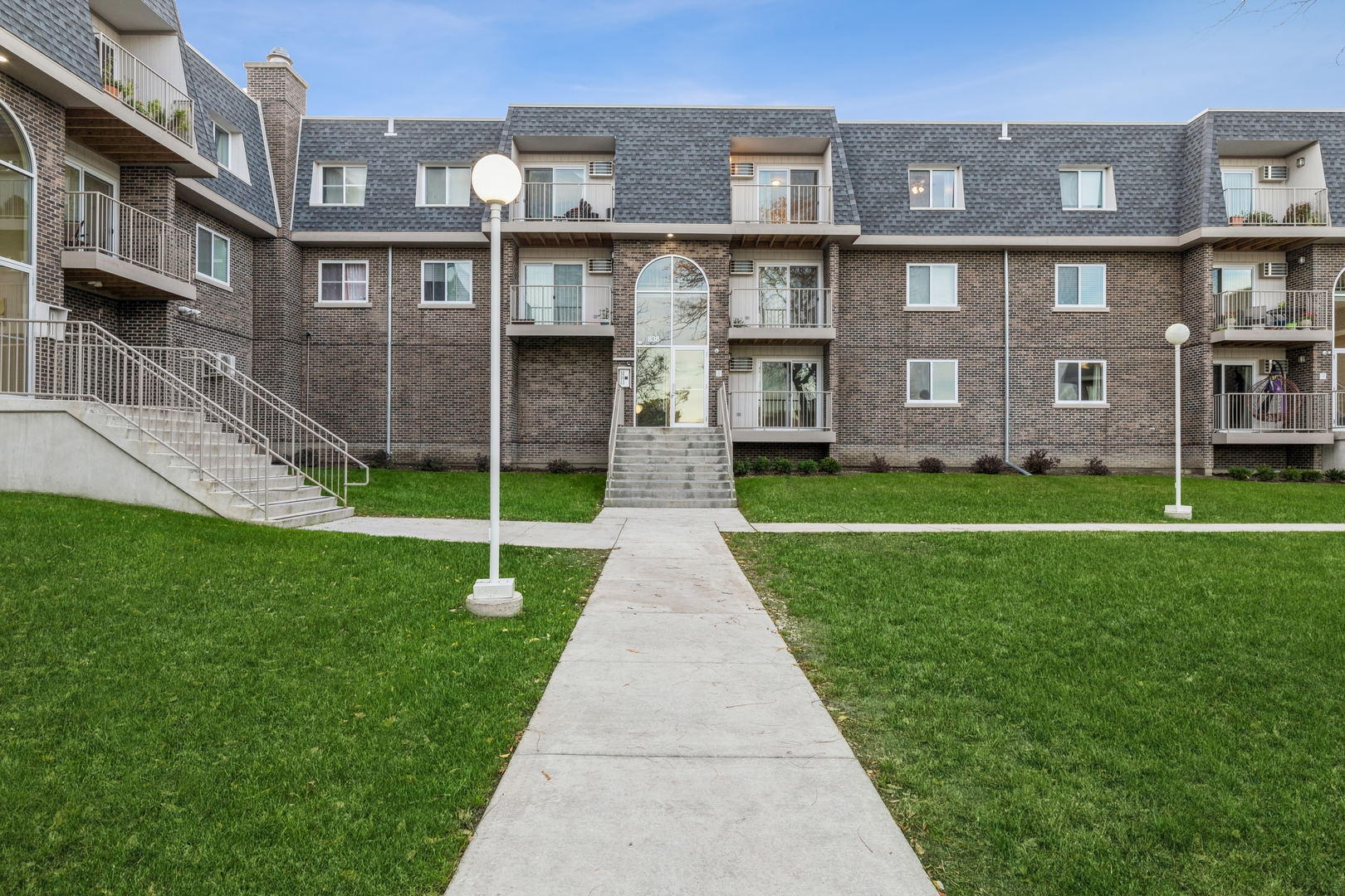 838 McIntosh Court #306, Prospect Heights, IL 60070