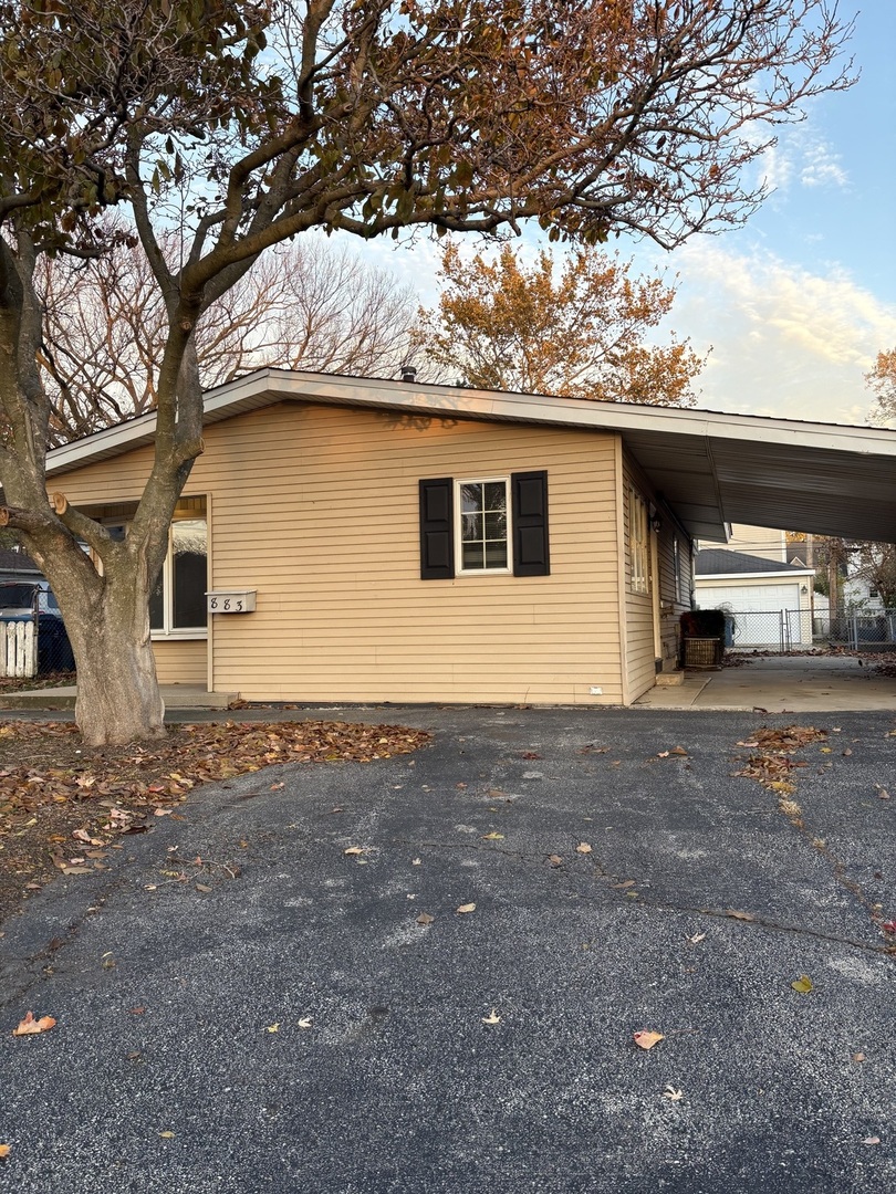 883 S York Street, Elmhurst, IL 60126
