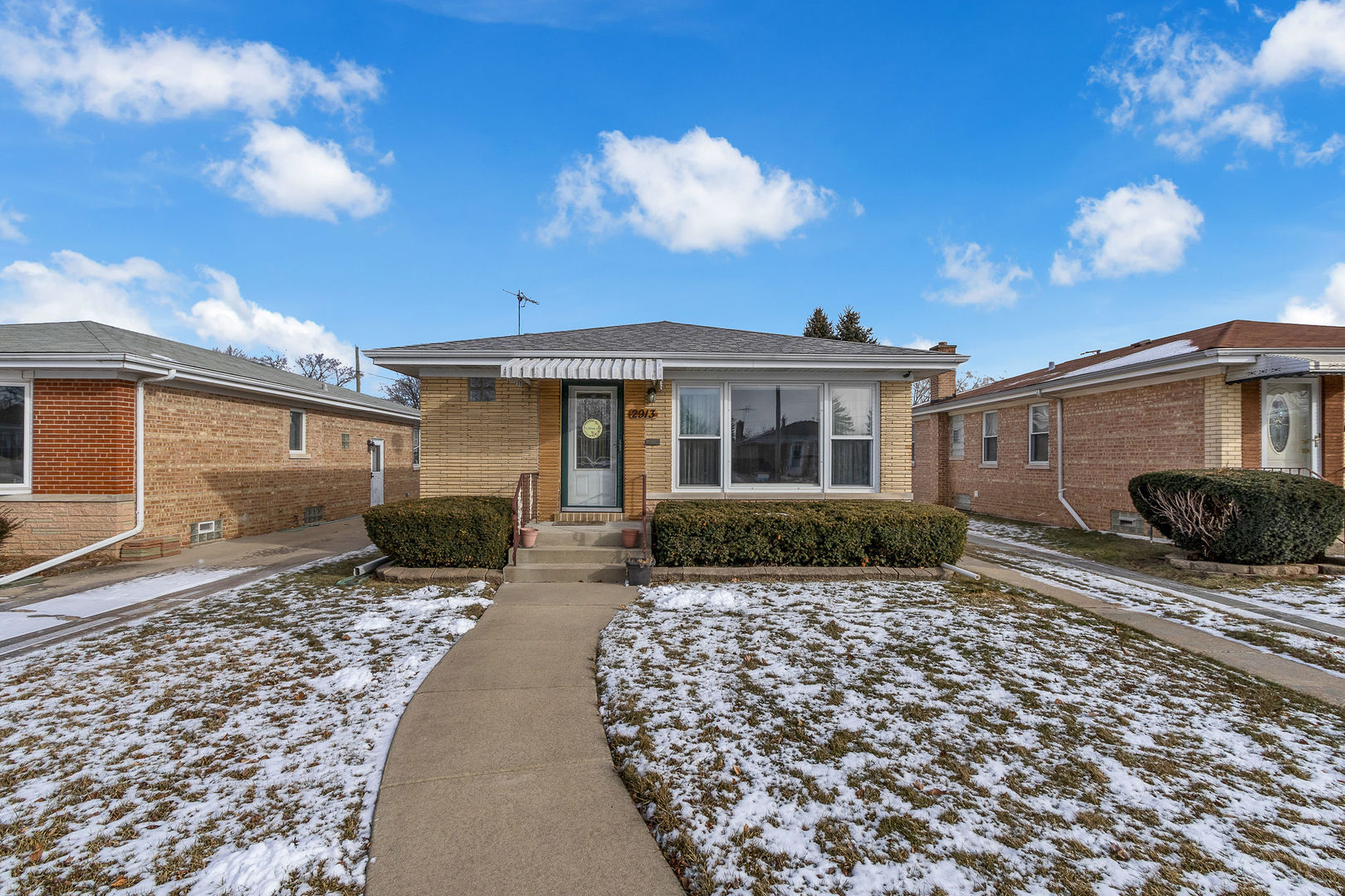 2913 Sarah Street, Franklin Park, IL 60131