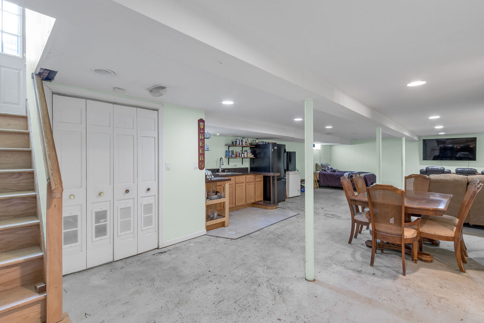 2913 Sarah Street, Franklin Park, IL 60131