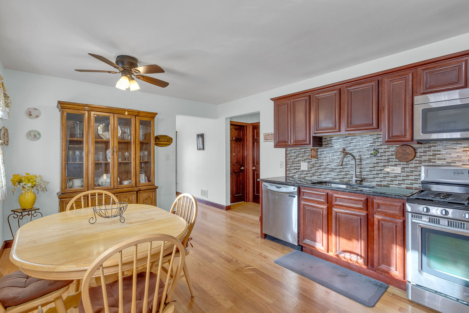 2913 Sarah Street, Franklin Park, IL 60131