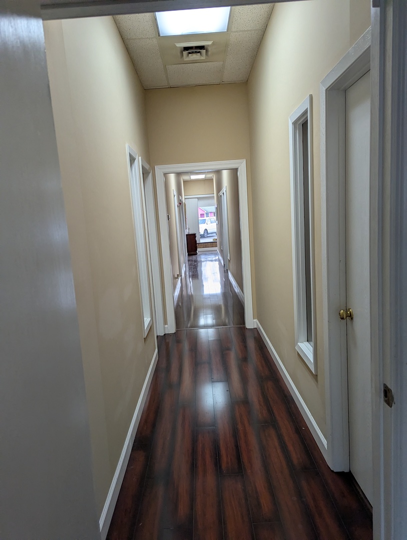 463 N ROSELLE Road, Roselle, IL 60172