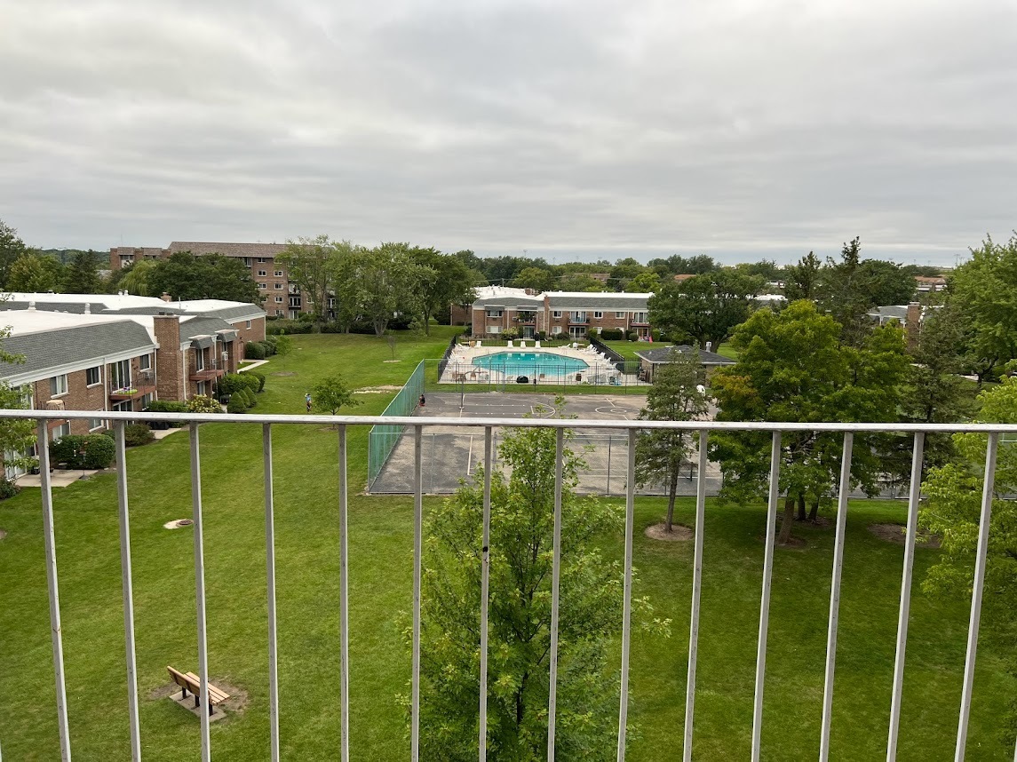 10373 Dearlove Road #4E, Glenview, IL 60025