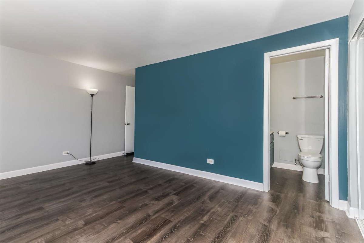 10373 Dearlove Road #4E, Glenview, IL 60025