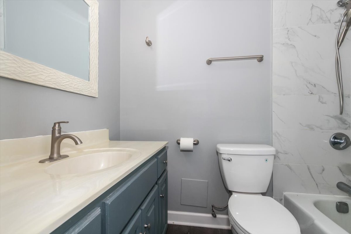 10373 Dearlove Road #4E, Glenview, IL 60025