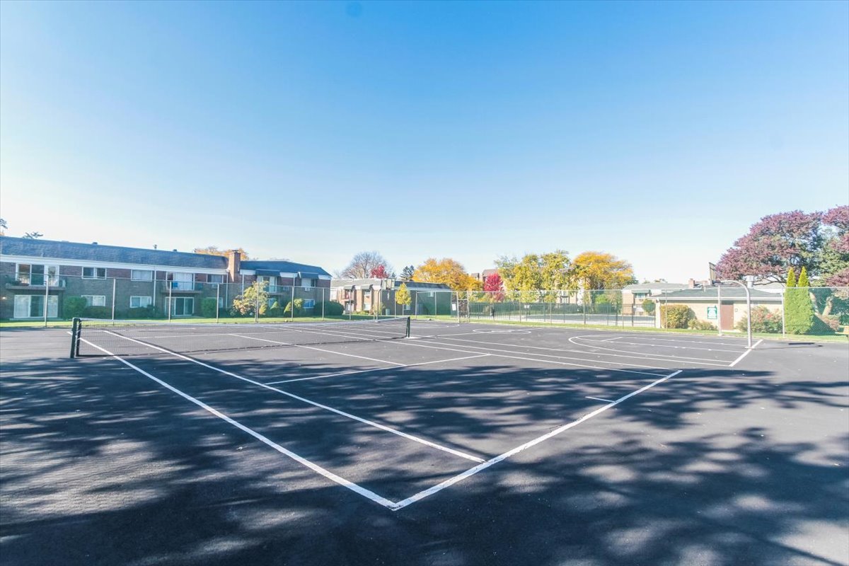 10373 Dearlove Road #4E, Glenview, IL 60025