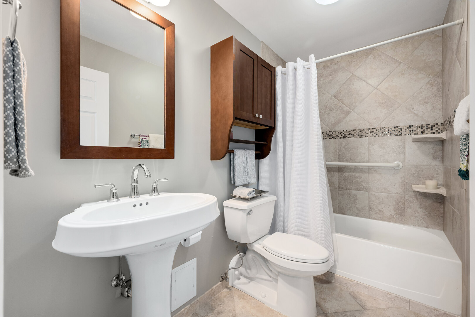 2000 Saint Regis Drive #6B, Lombard, IL 60148