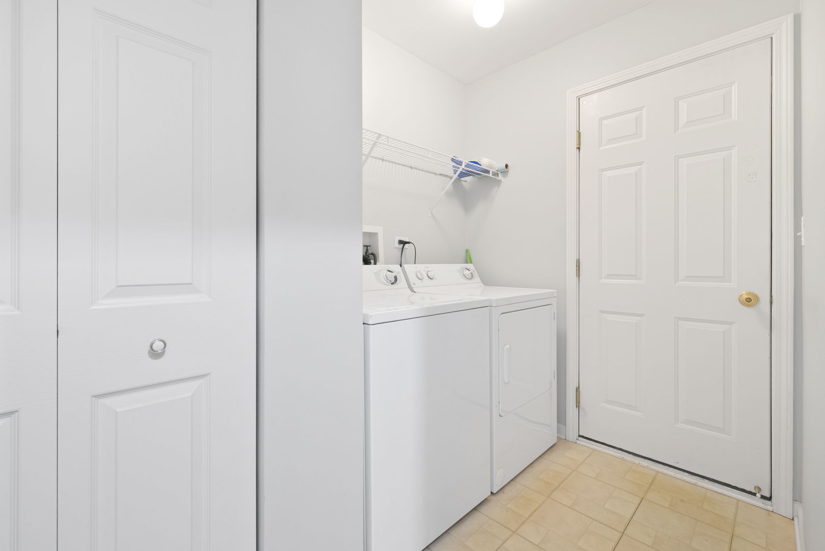 84 N Mill Road #84, Addison, IL 60101