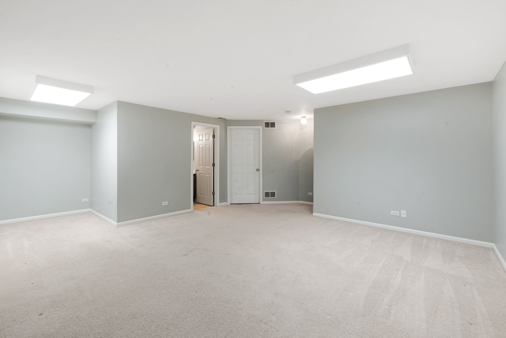 84 N Mill Road #84, Addison, IL 60101