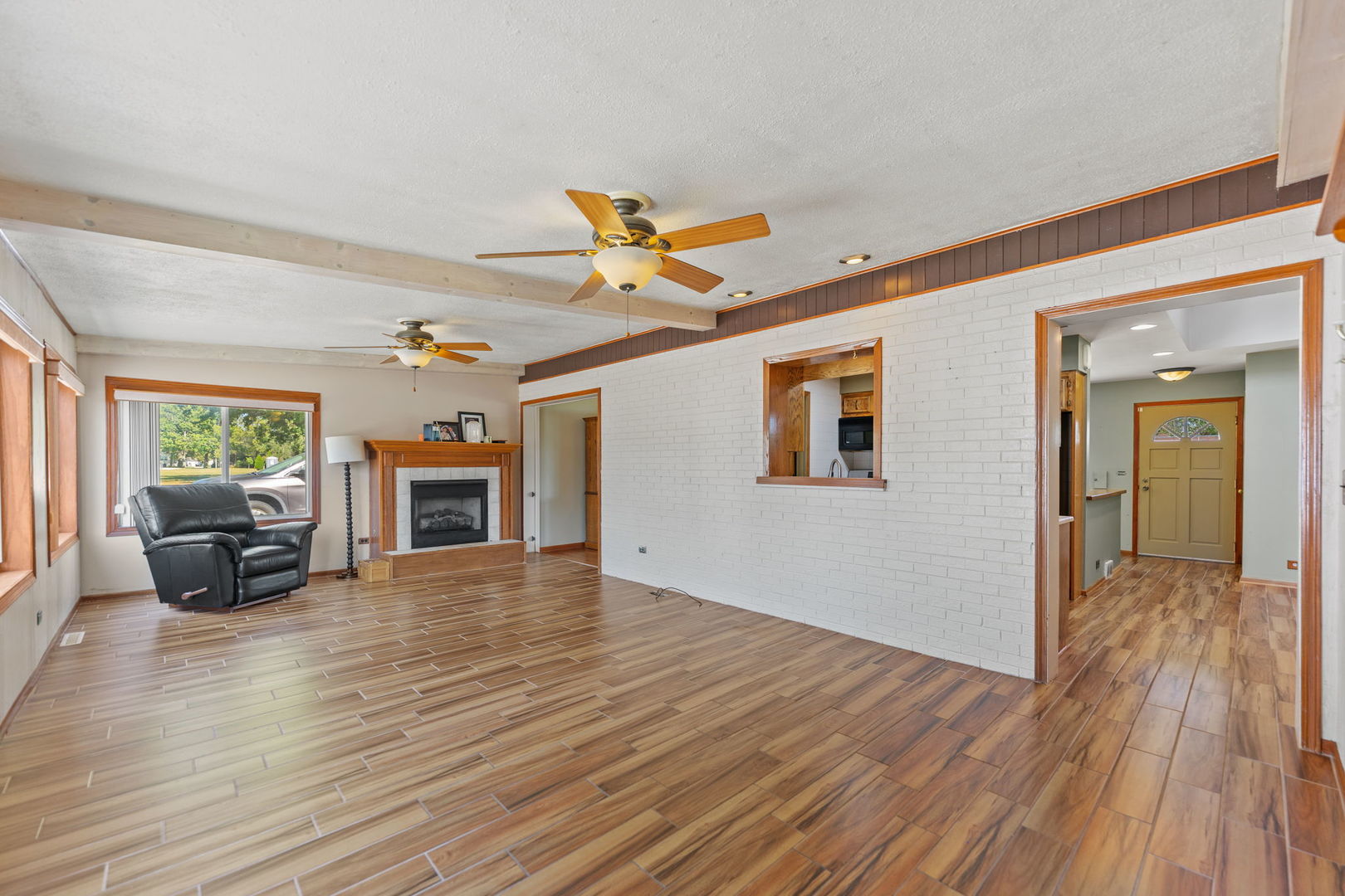 616 S Ahrens Avenue, Lombard, IL 60148