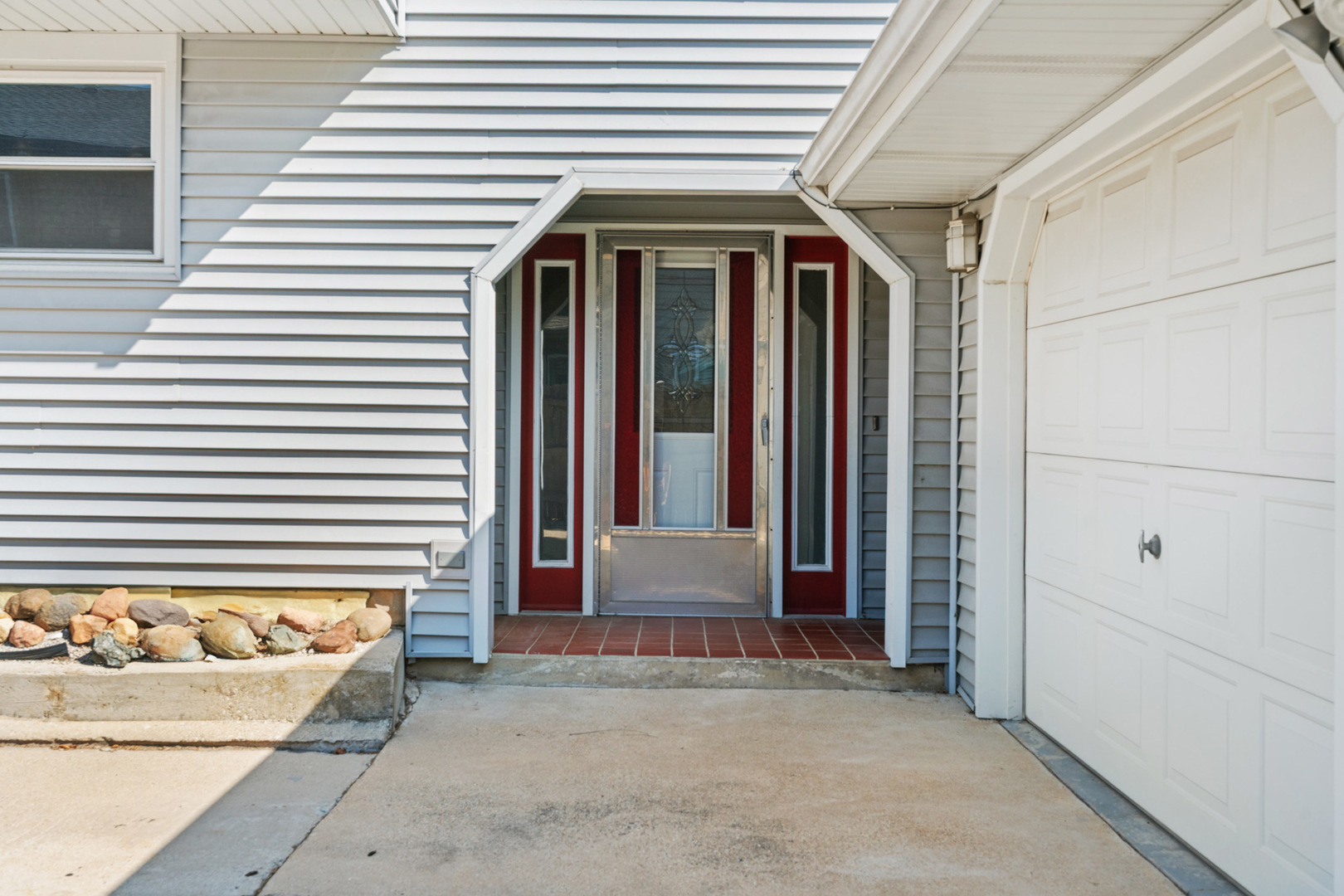 206 Washington Street, Oswego, IL 60543