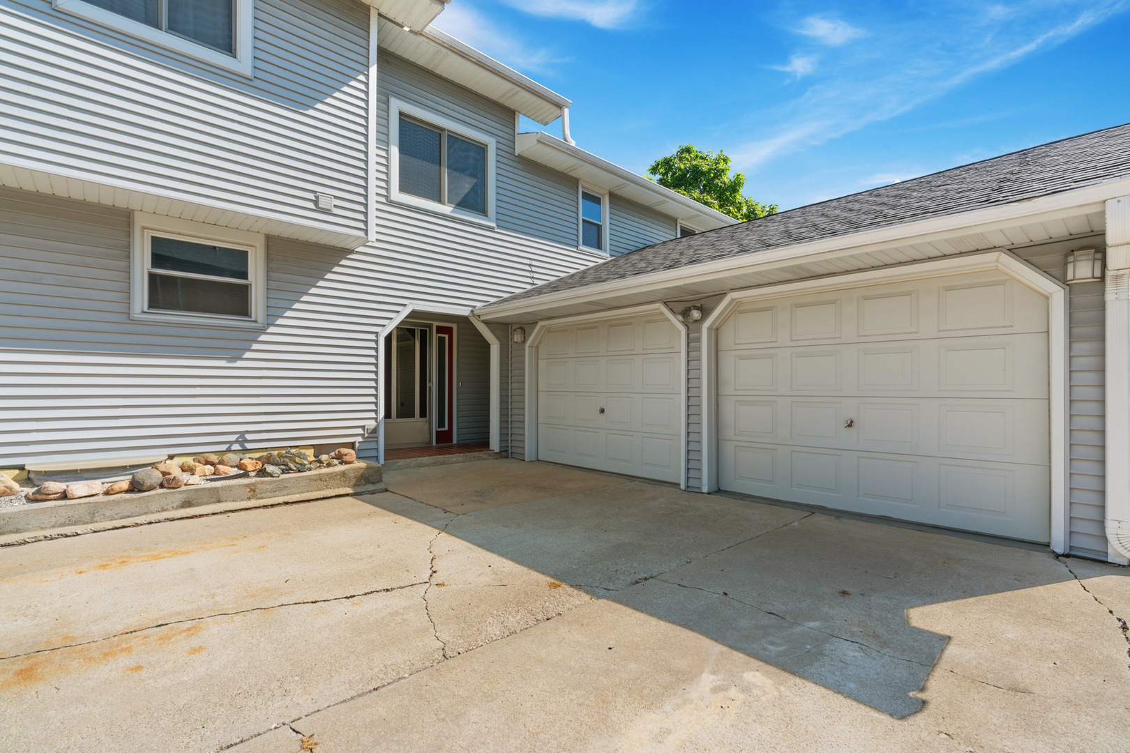 206 Washington Street, Oswego, IL 60543