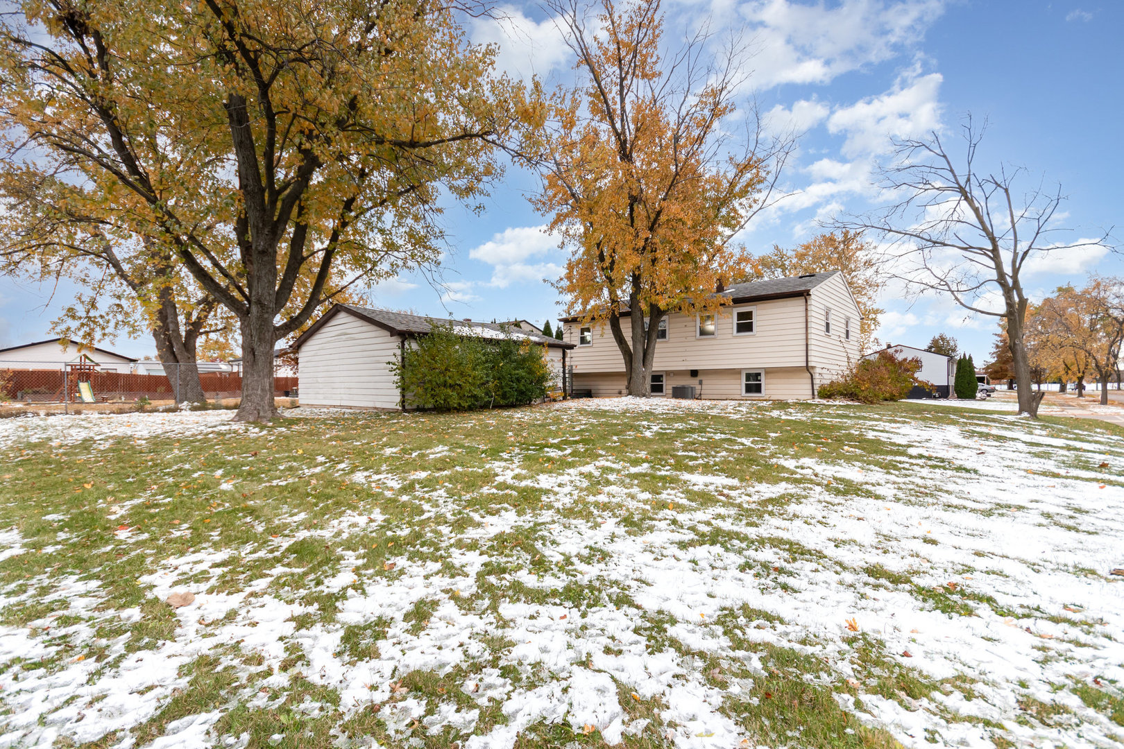 9116 Fairway Drive, Orland Park, IL 60462