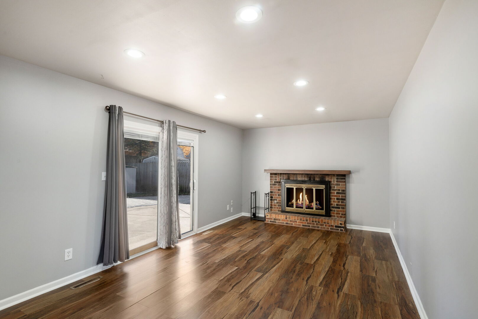 310 N Huntington Drive, McHenry, IL 60050