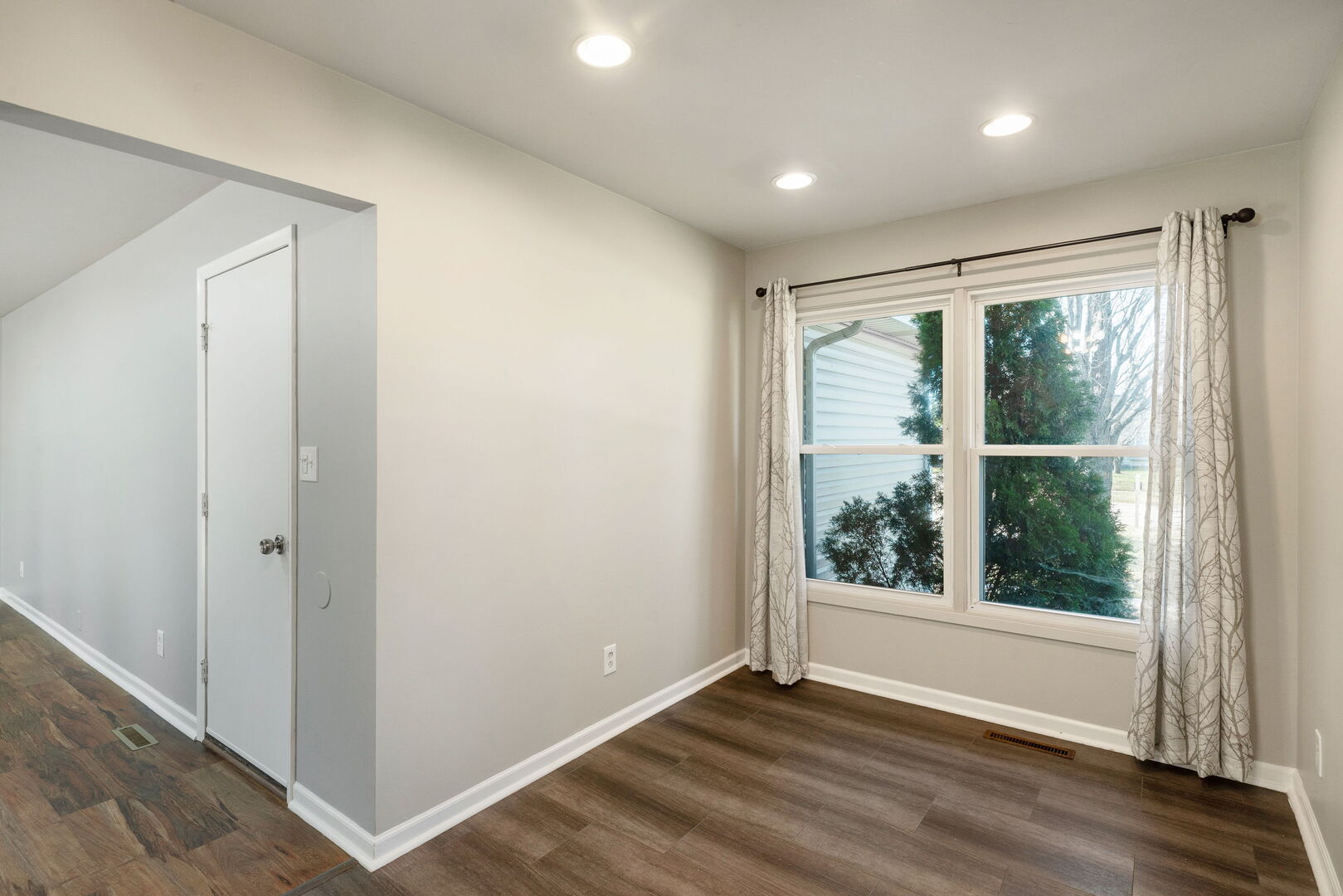 310 N Huntington Drive, McHenry, IL 60050