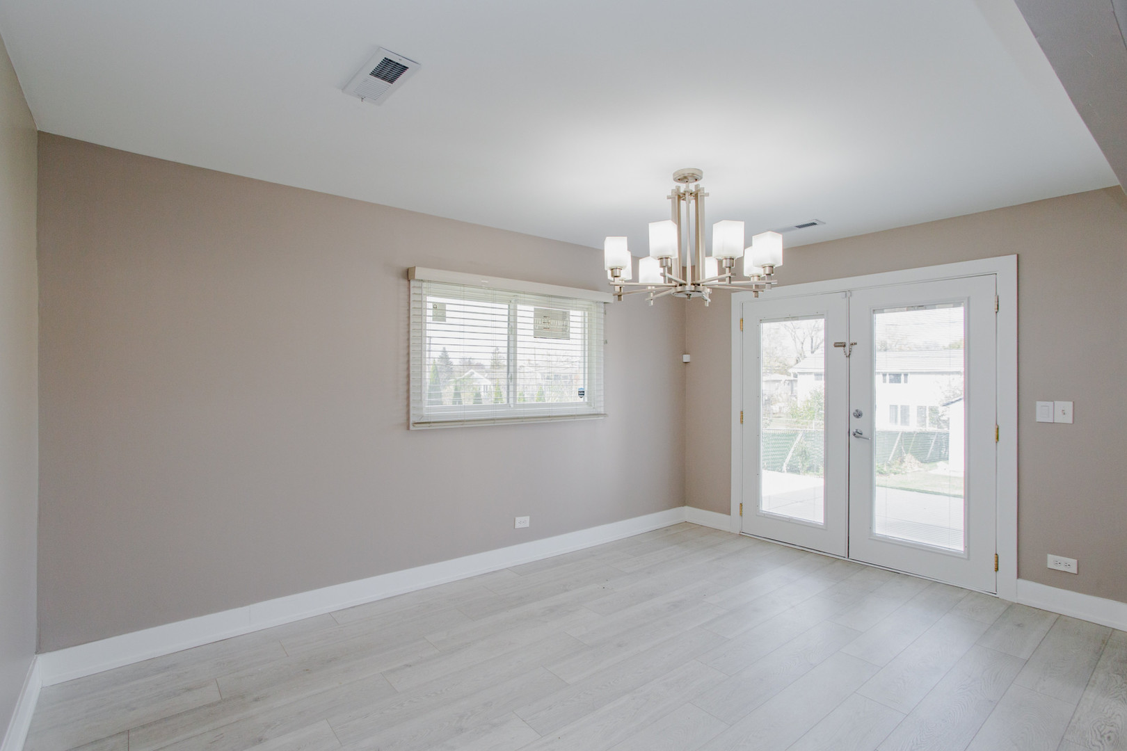 720 Durham Lane, Hoffman Estates, IL 60169