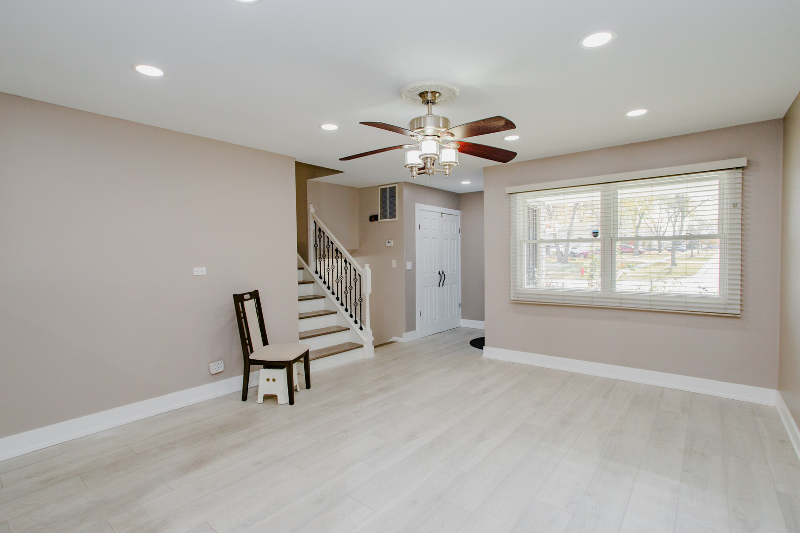 720 Durham Lane, Hoffman Estates, IL 60169