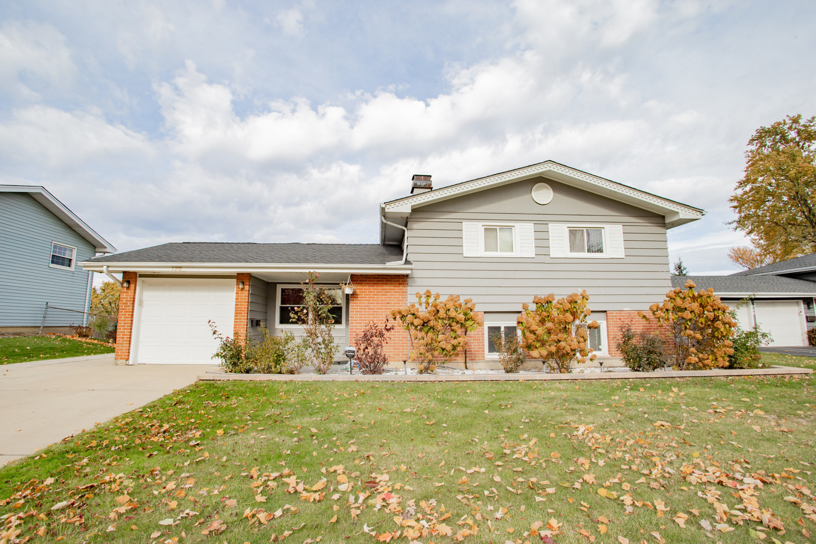 720 Durham Lane, Hoffman Estates, IL 60169