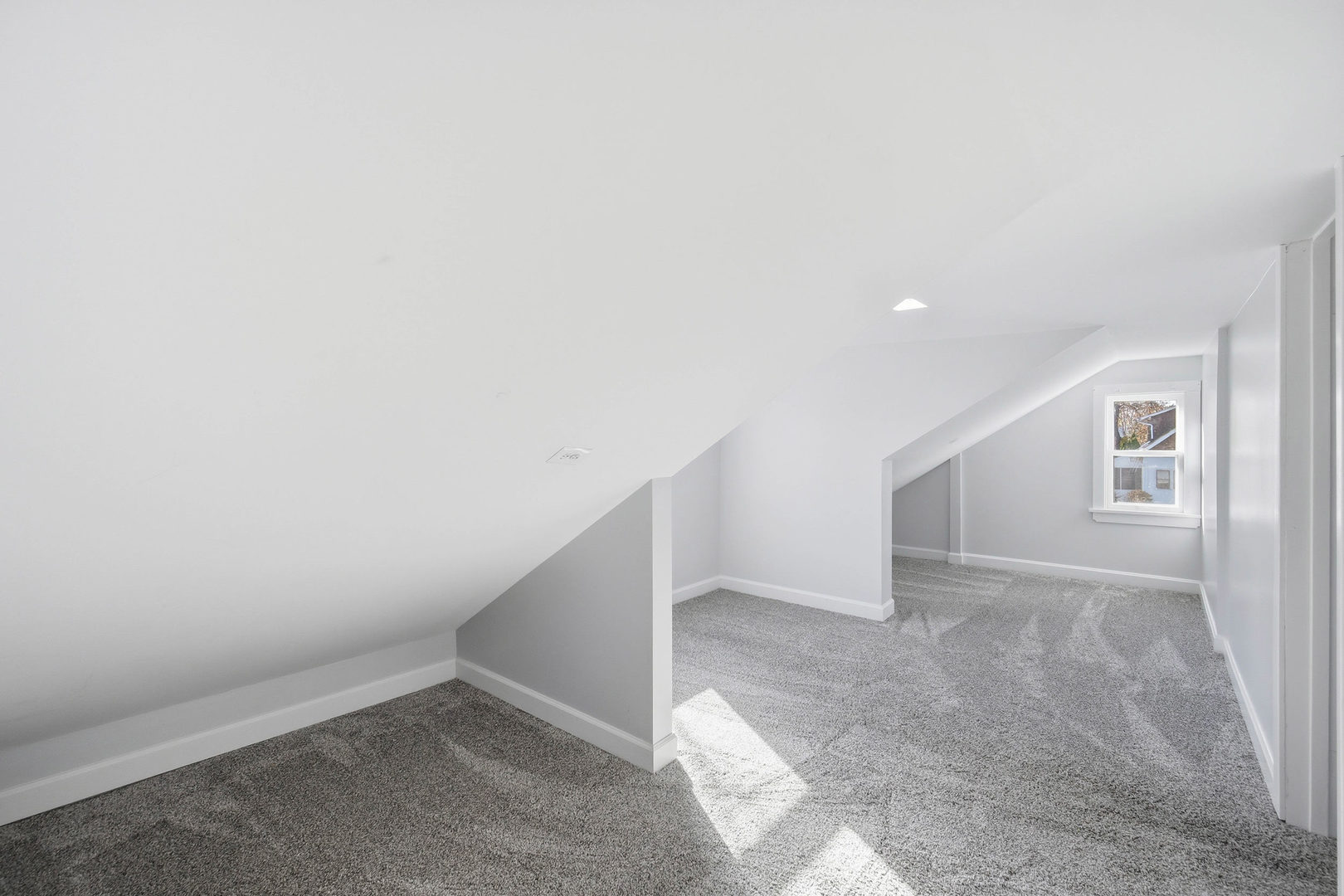 1489 E Algonquin Road, Des Plaines, IL 60016