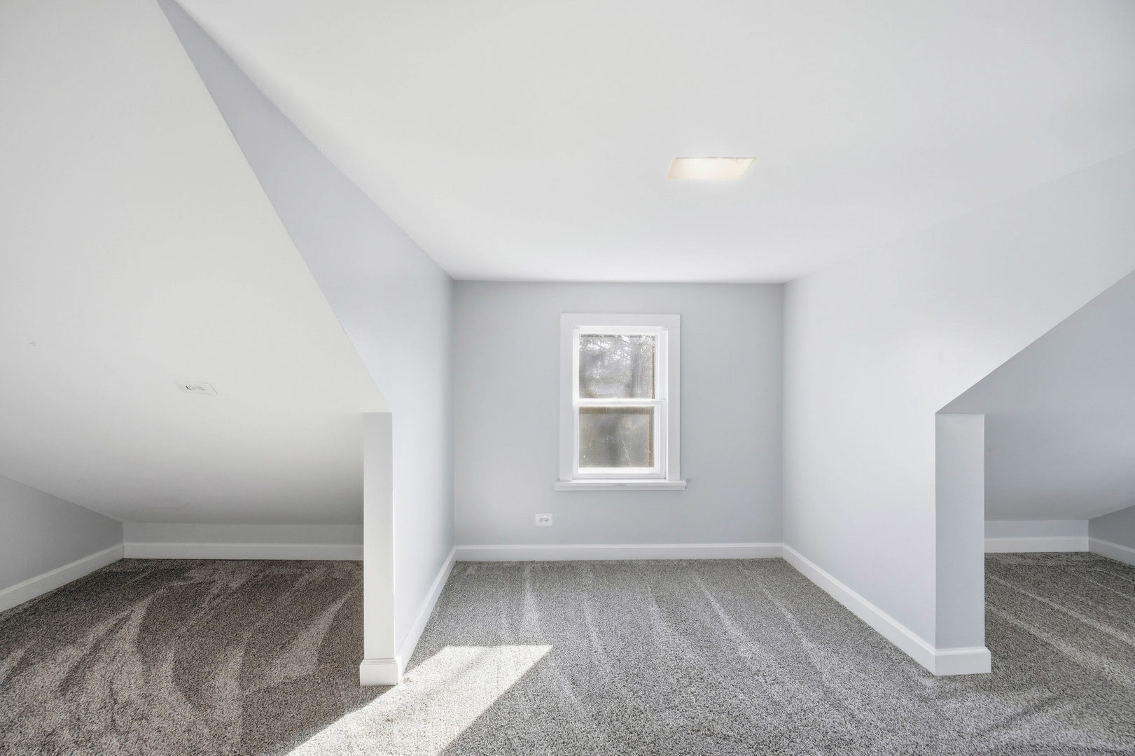 1489 E Algonquin Road, Des Plaines, IL 60016