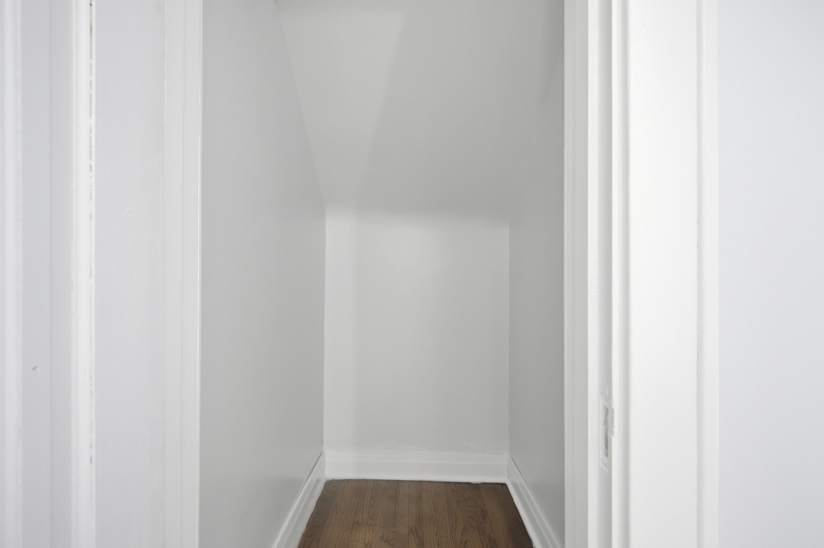 1489 E Algonquin Road, Des Plaines, IL 60016