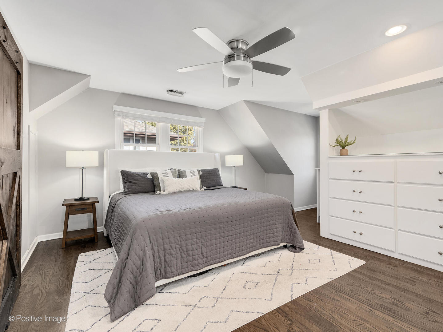 170 S FAIRVIEW Avenue, Elmhurst, IL 60126