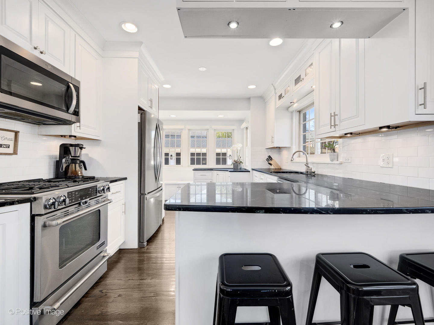 170 S FAIRVIEW Avenue, Elmhurst, IL 60126