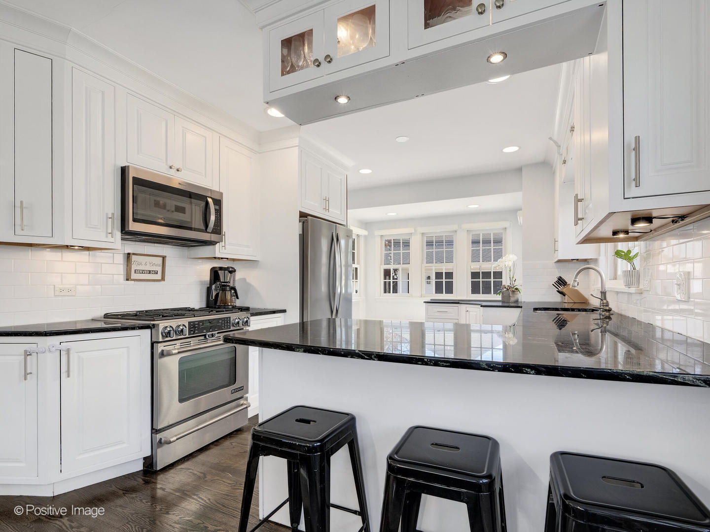 170 S FAIRVIEW Avenue, Elmhurst, IL 60126