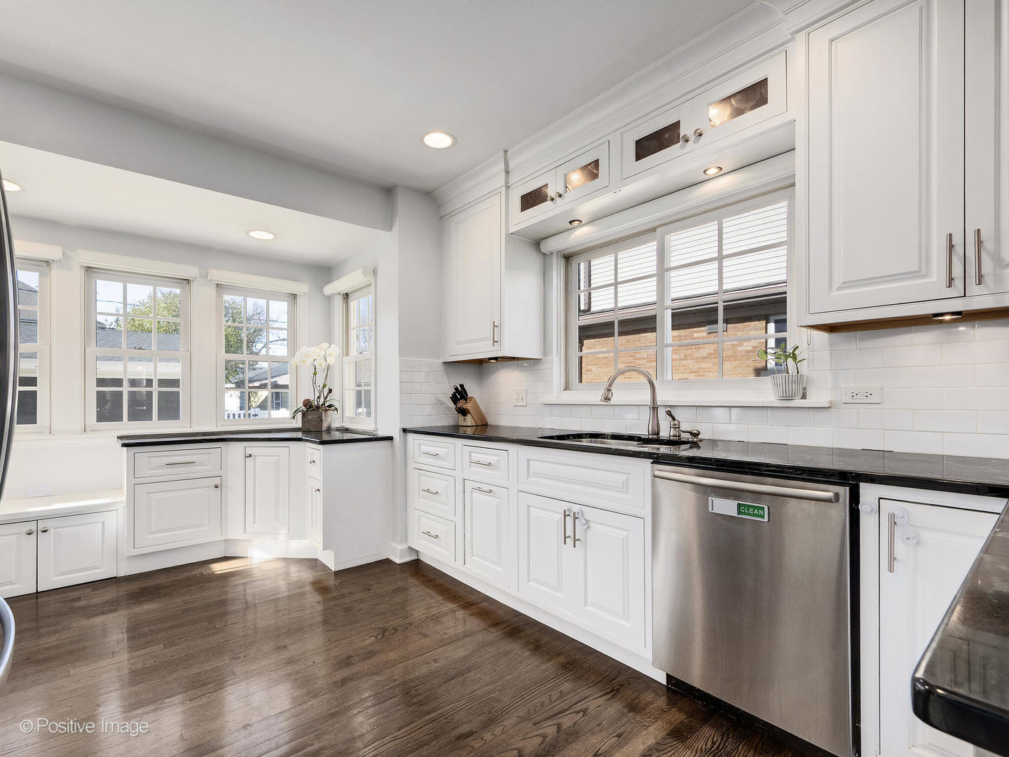 170 S FAIRVIEW Avenue, Elmhurst, IL 60126