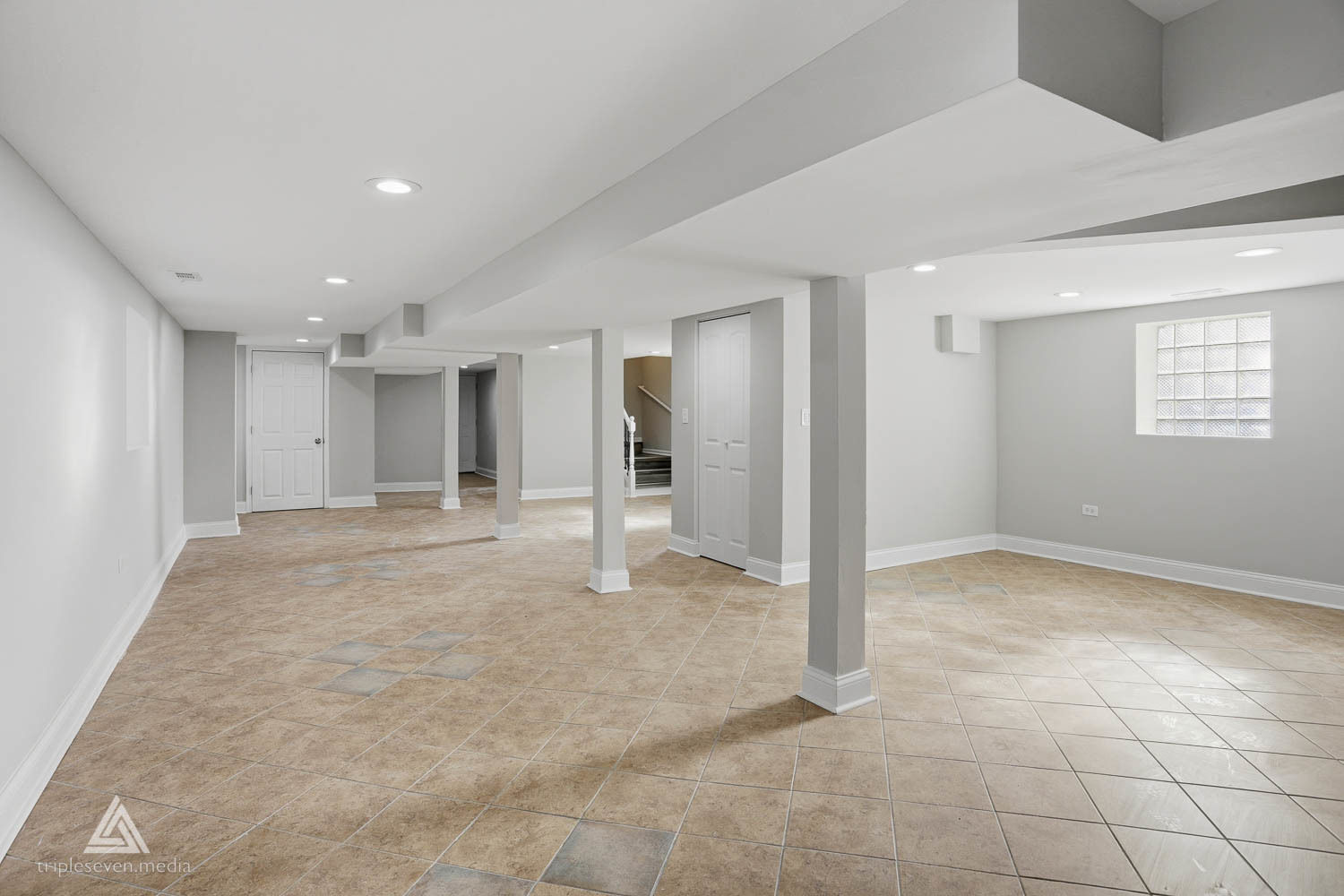 1301 N Waller Avenue, Chicago, IL 60651