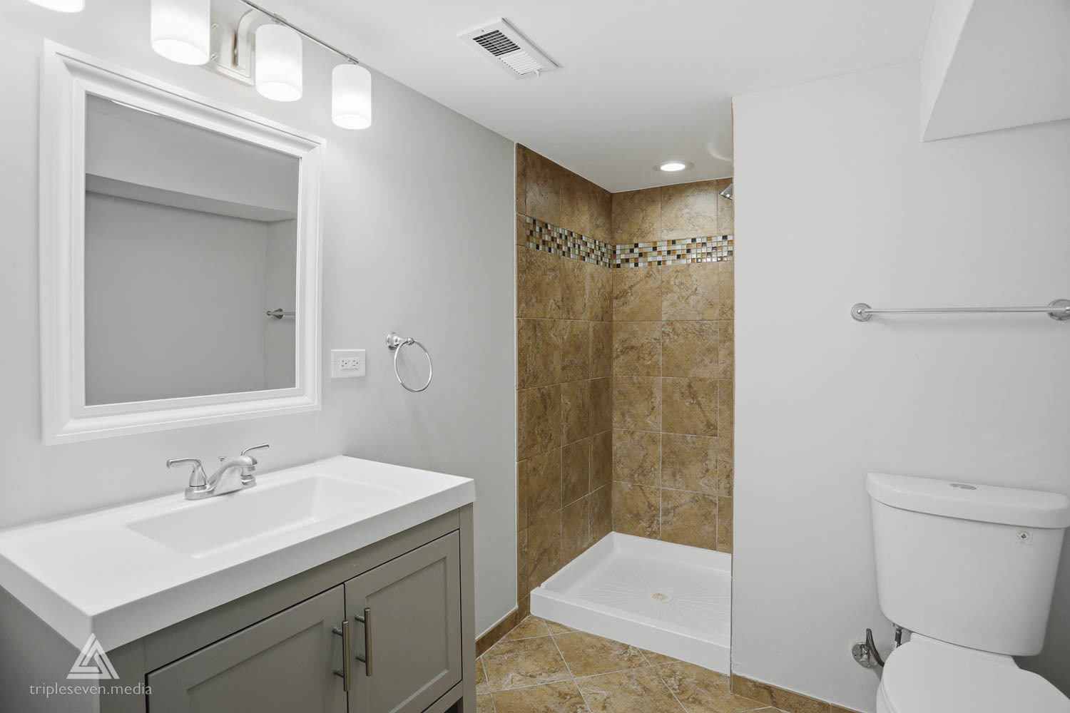 1301 N Waller Avenue, Chicago, IL 60651