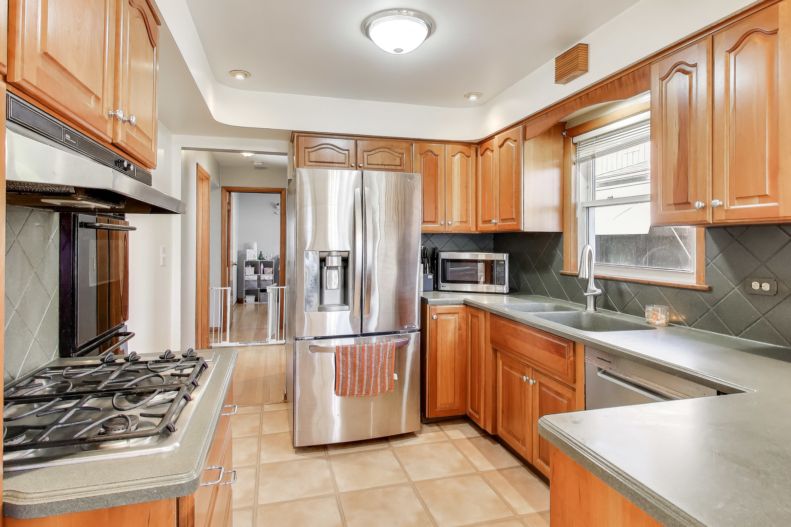 8049 N Osceola Avenue, Niles, IL 60714