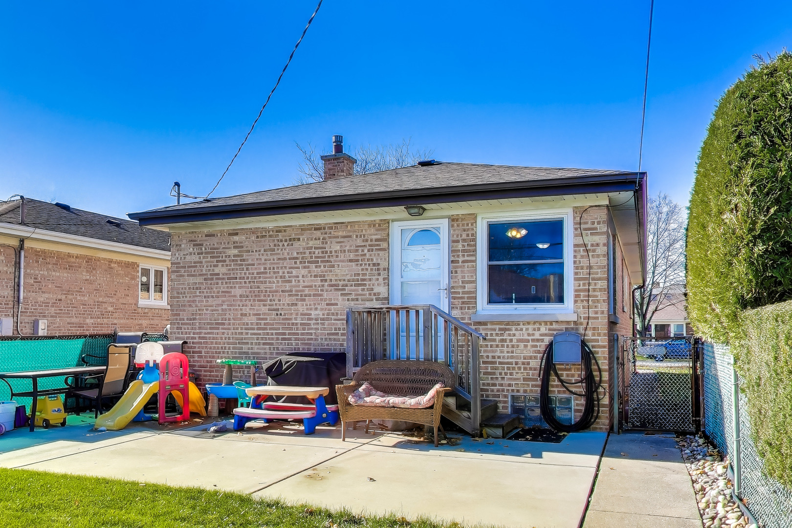 8049 N Osceola Avenue, Niles, IL 60714